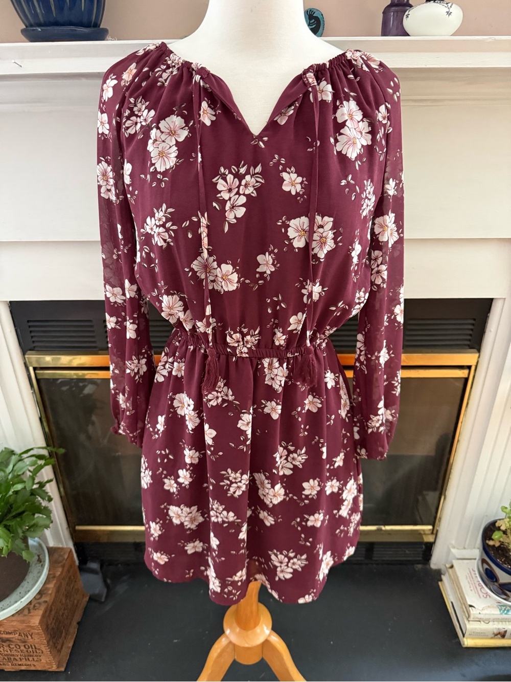 krazy kat Burgundy Floral Long-Sleeve Tie-Front Mini Dress size small